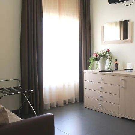 33 Baroni Hotel