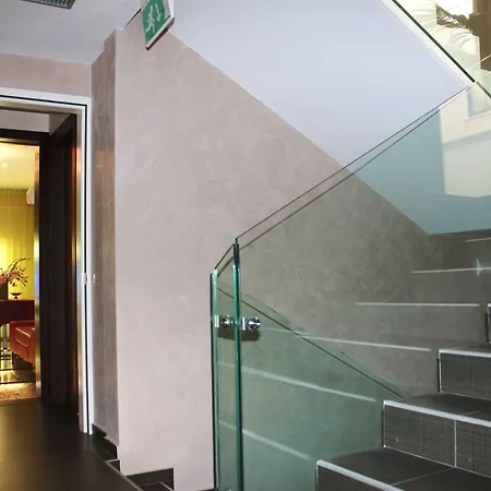 33 Baroni Hotel