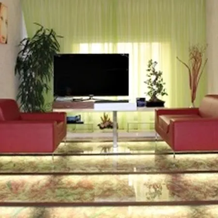 Ξενοδοχείο 33 Baroni 4*