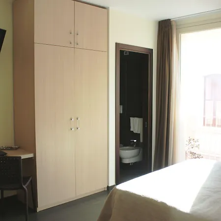 Ξενοδοχείο 33 Baroni 4*