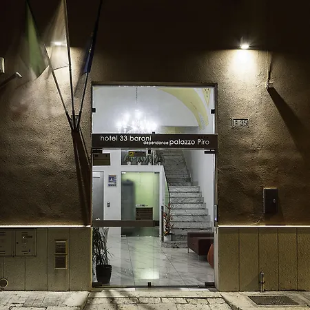33 Baroni Ξενοδοχείο 4*